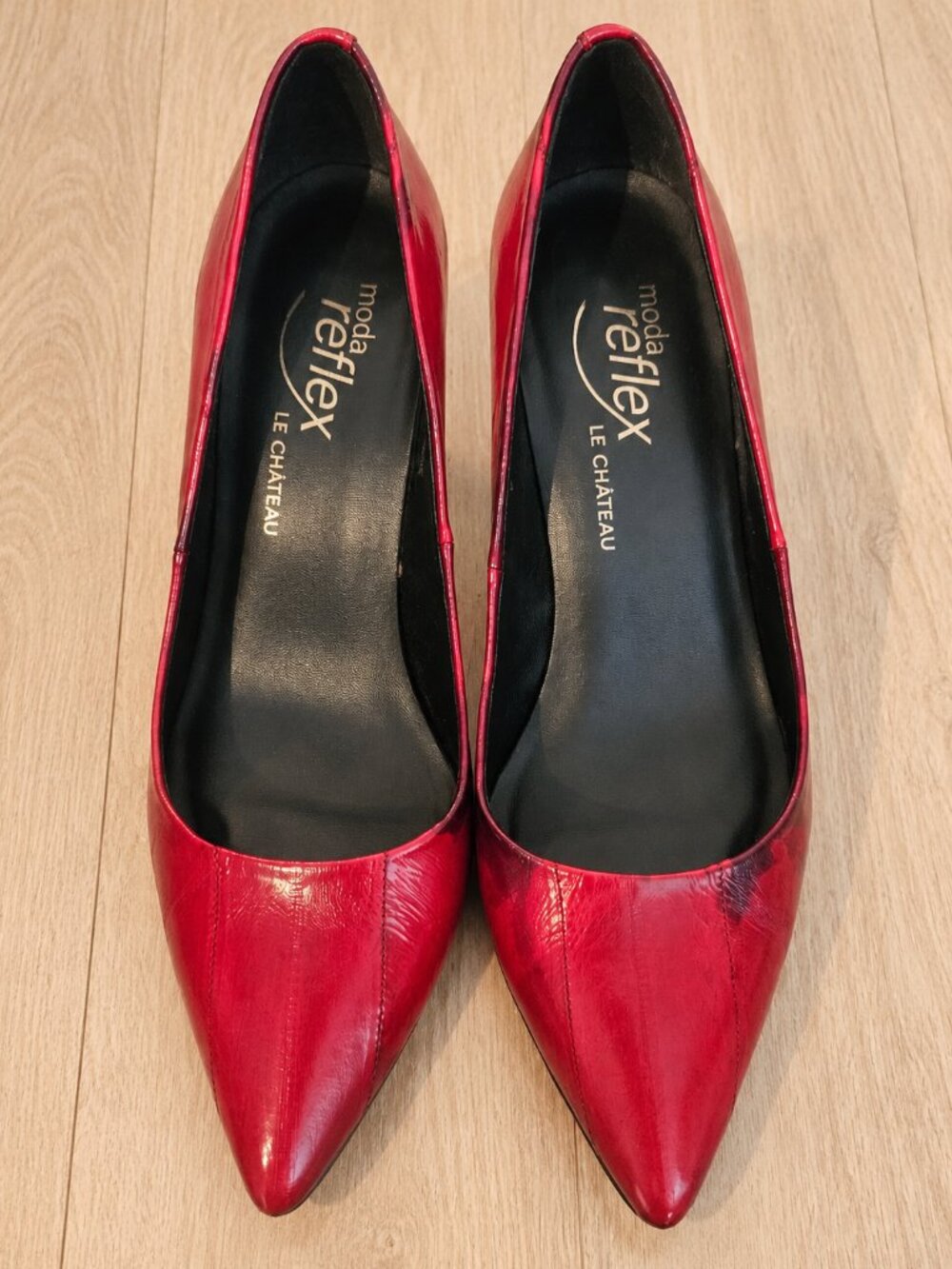 🇨🇦 Le Château, Moda Reflex Pointed-Toe Pumps, Red, Size 6